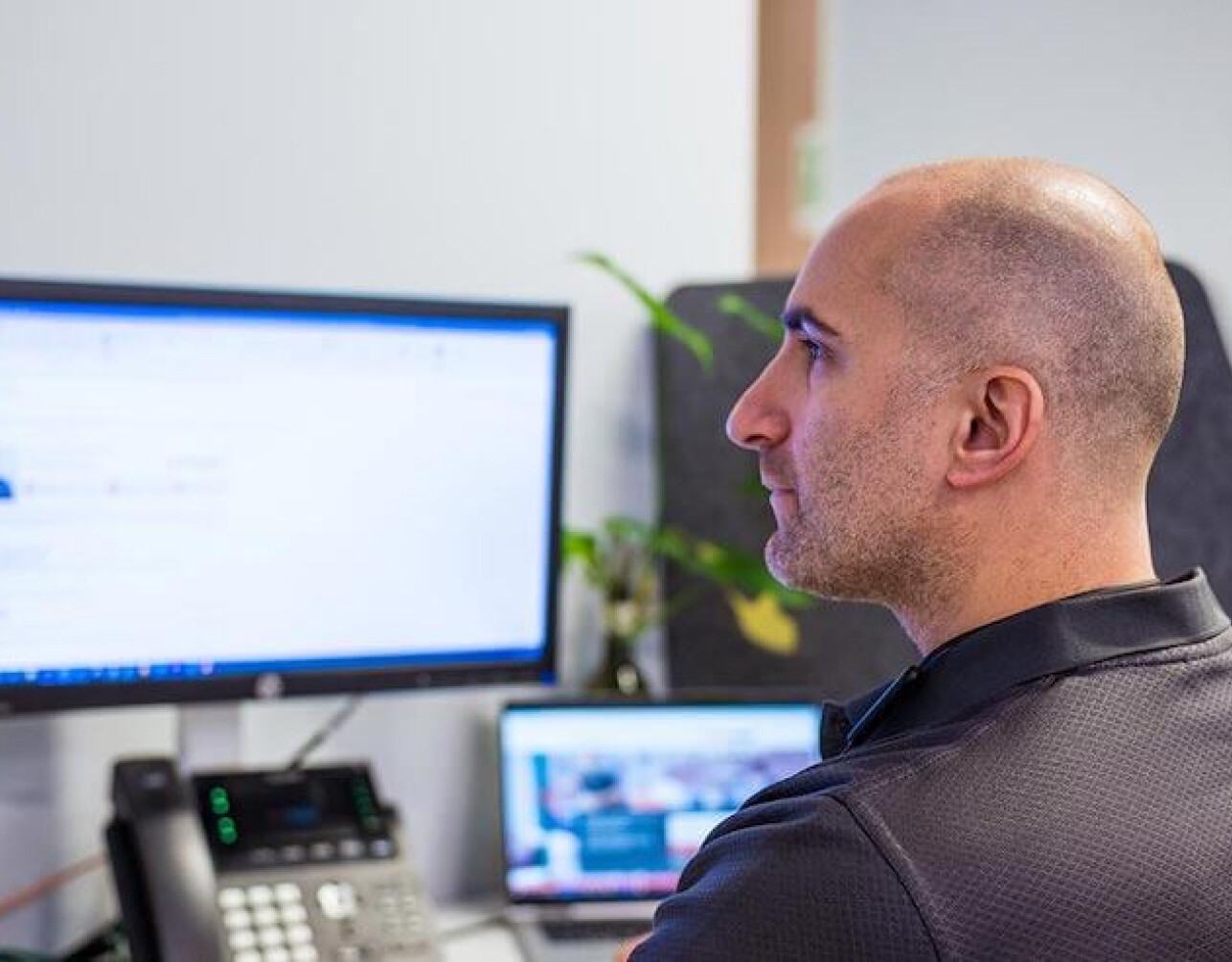 it helpdesk specialist
